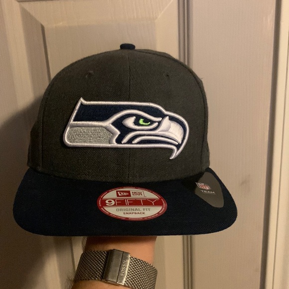 Seahawks SnapBack - Picture 1 of 5